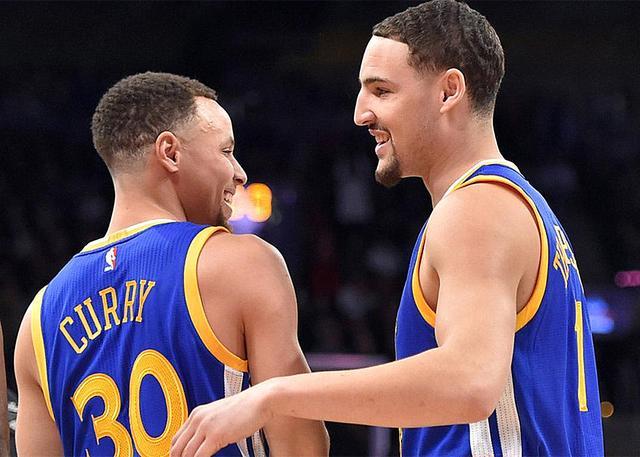 紧张地屏住 紧张地屏住